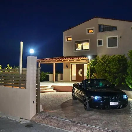 Holiday home Villabayviewcrete *